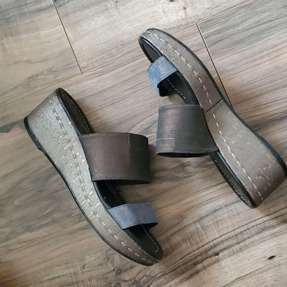 Donald J Pliner | Shera Platform Sandals - Picture 3 of 8